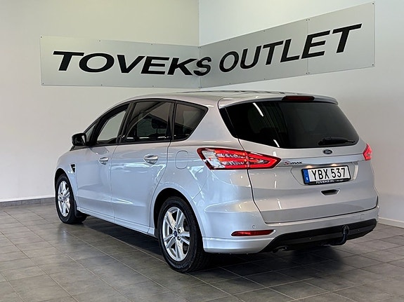 Ford S-MAX 4 of 5