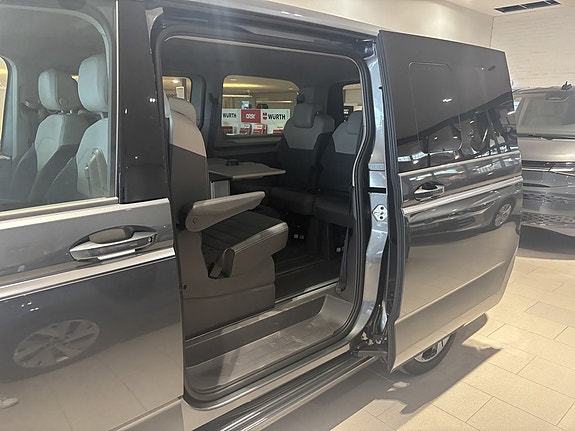 Volkswagen Multivan 3 of 5