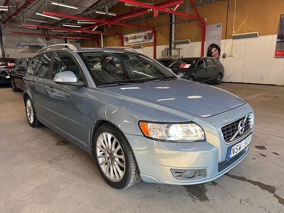 Volvo V50 3 of 11