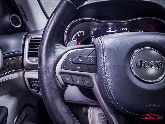 Jeep Grand Cherokee 23 of 30