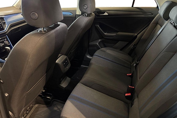Volkswagen T-Roc 13 of 23