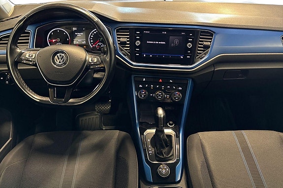 Volkswagen T-Roc 11 of 23