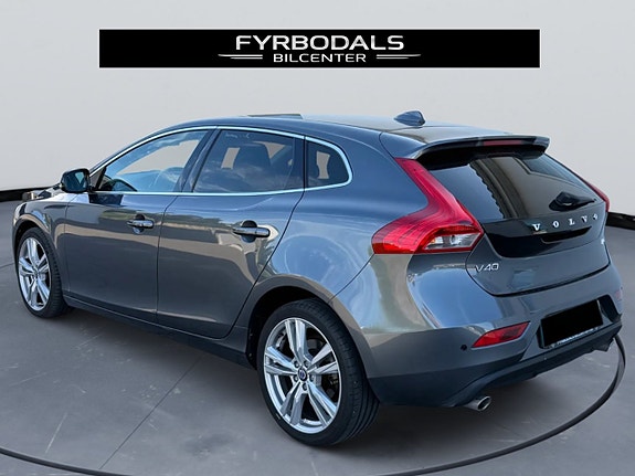 Volvo V40 14 of 30