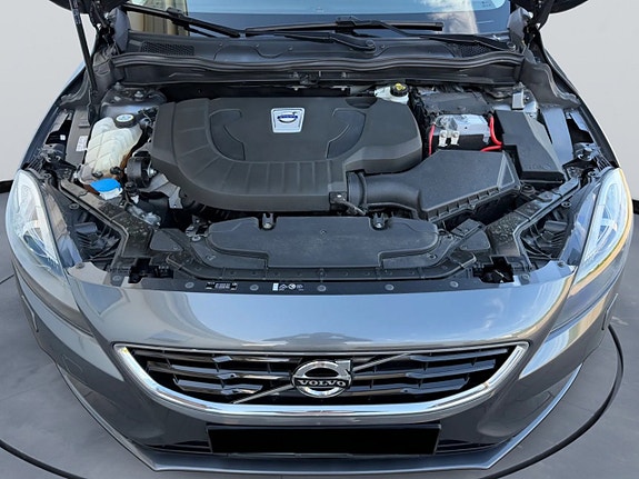 Volvo V40 16 of 30