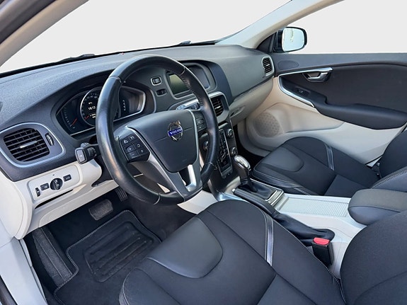 Volvo V40 21 of 30