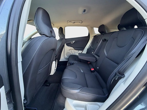 Volvo V40 27 of 30