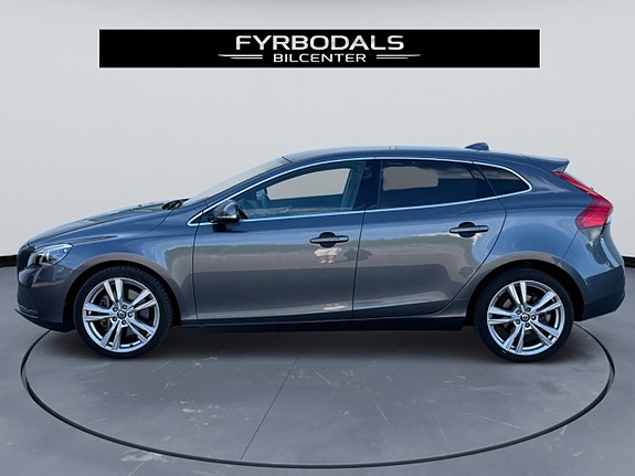 Volvo V40 7 of 30