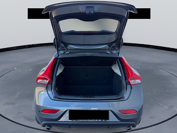 Volvo V40 17 of 30