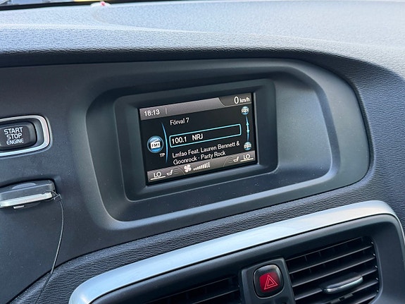 Volvo V40 30 of 30