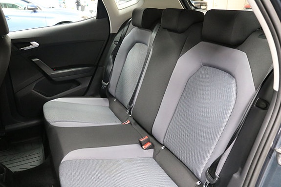 Seat Arona 10 of 20