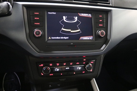 Seat Arona 8 of 20