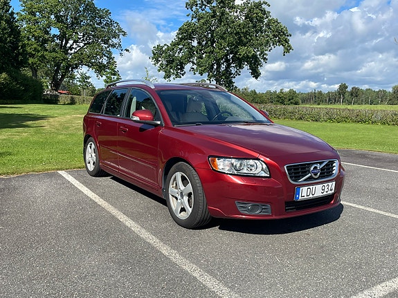 Volvo V50 4 of 5