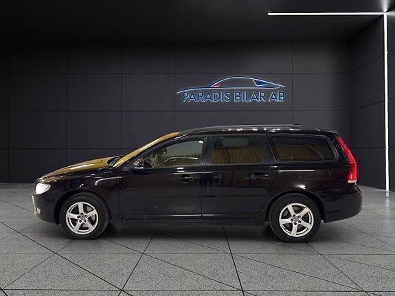 Volvo V70 2 of 5