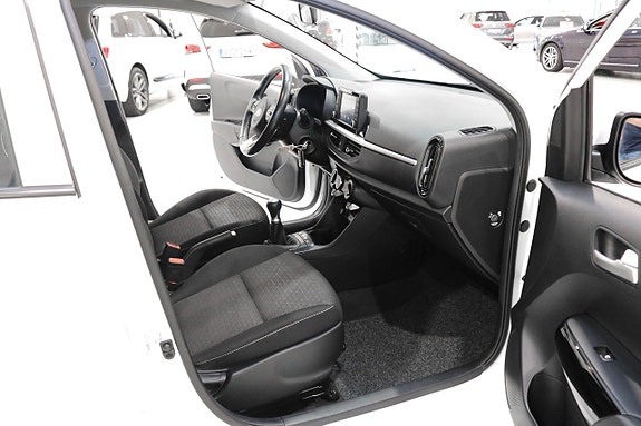 Kia Picanto 9 of 16