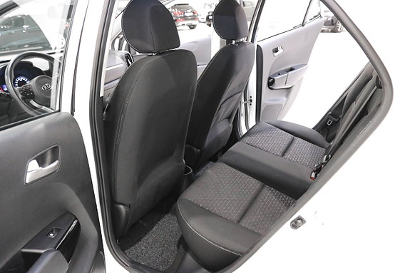 Kia Picanto 11 of 16