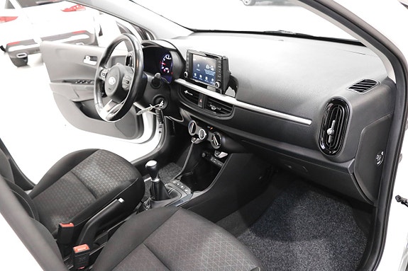 Kia Picanto 8 of 16