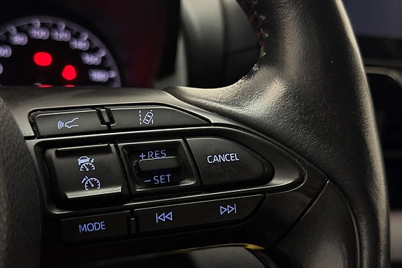 Toyota Yaris 19 of 29