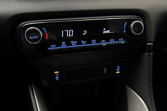 Toyota Yaris 24 of 29