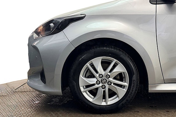 Toyota Yaris 11 of 29