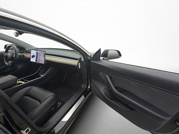Tesla Model 3 26 of 30