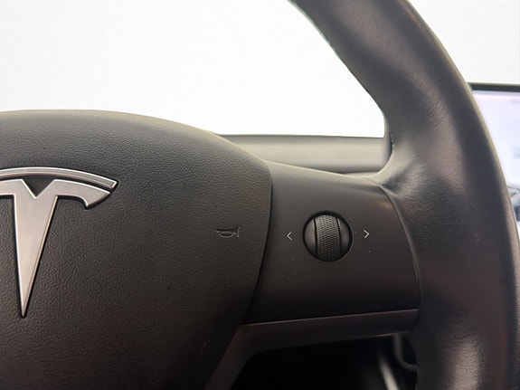 Tesla Model 3 16 of 30