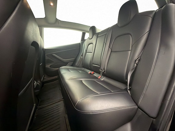 Tesla Model 3 27 of 30