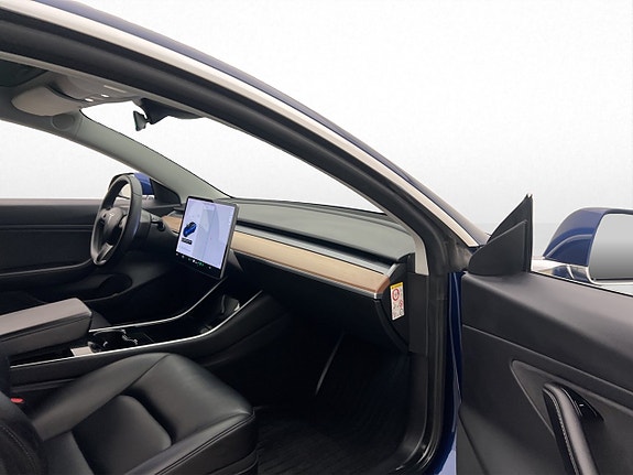 Tesla Model 3 25 of 30