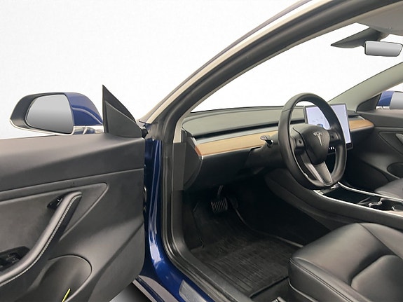 Tesla Model 3 9 of 30