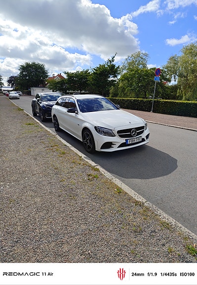 Mercedes-Benz C300 2 of 5