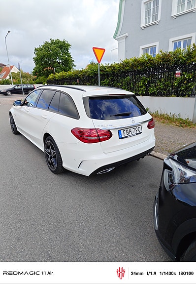 Mercedes-Benz C300 3 of 5