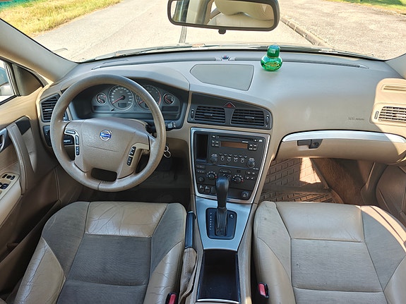 Volvo V70 12 of 14