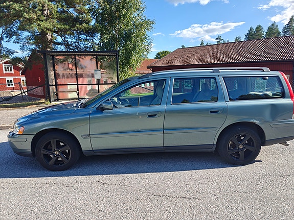 Volvo V70 8 of 14