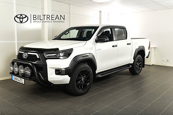 Toyota HiLux 2 of 24