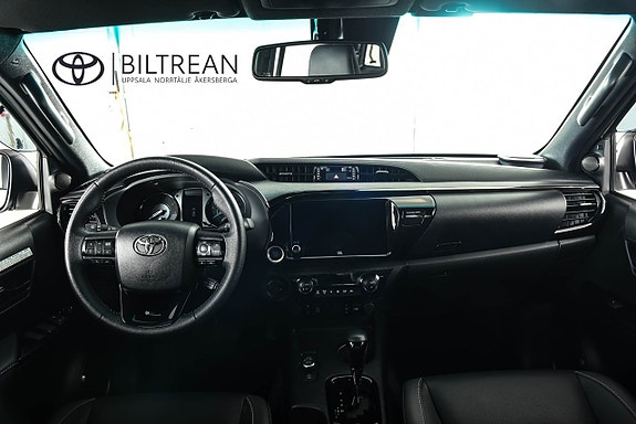 Toyota HiLux 9 of 24