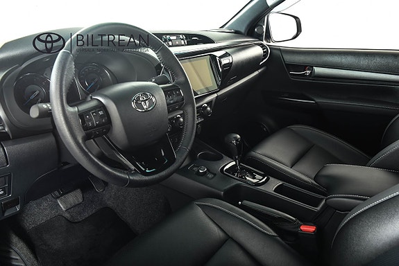 Toyota HiLux 16 of 24