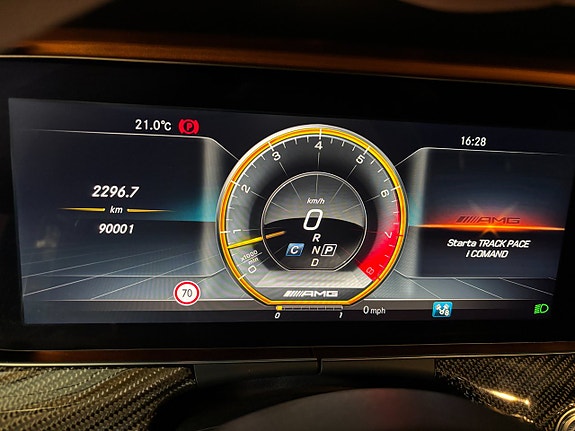 Mercedes-Benz E63 11 of 25