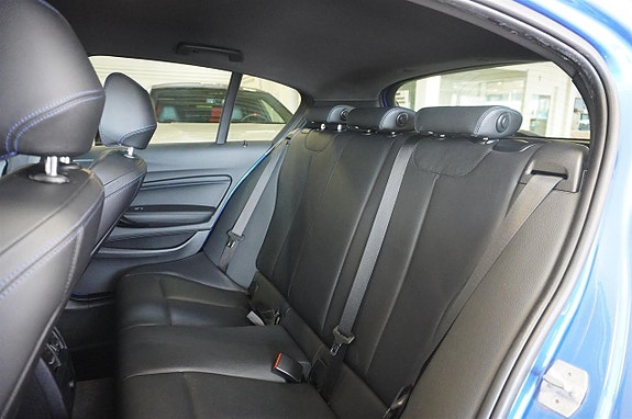 BMW 118i 13 of 14