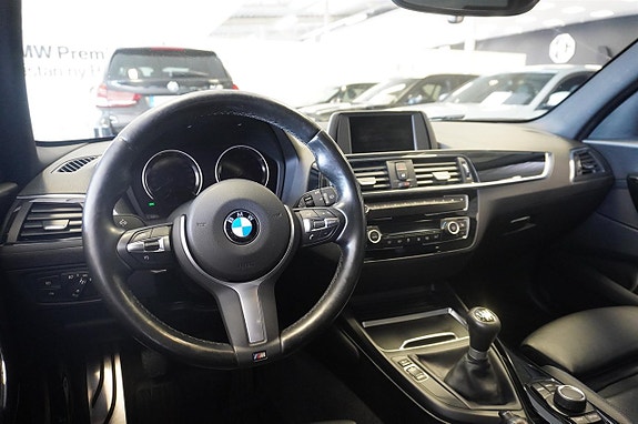 BMW 118i 7 of 14
