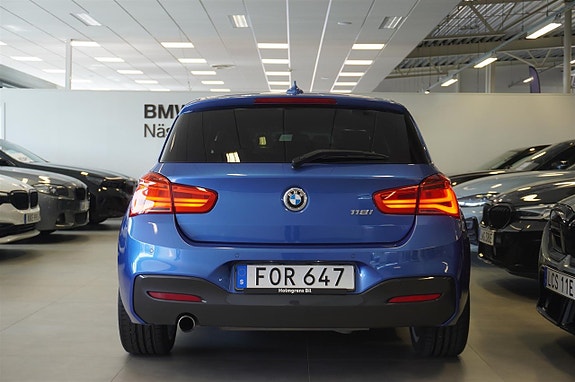 BMW 118i 4 of 14