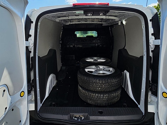 Ford Transit Connect 8 of 14