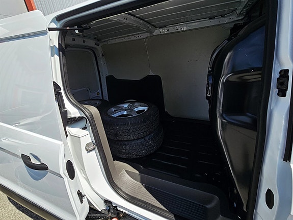 Ford Transit Connect 9 of 14