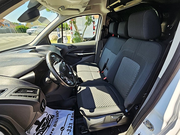 Ford Transit Connect 11 of 14