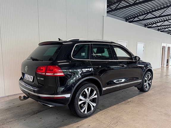 Volkswagen Touareg 3 of 5