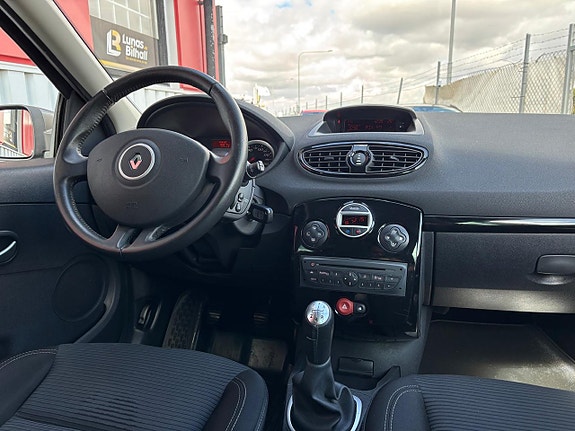 Renault Clio 11 of 20