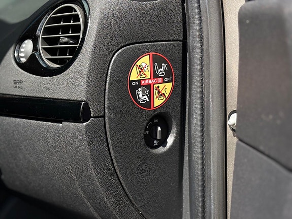 Renault Clio 18 of 20