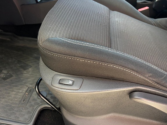 Renault Clio 17 of 20