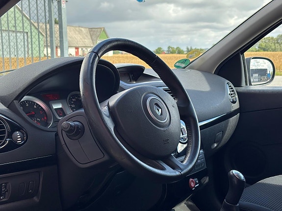 Renault Clio 8 of 20