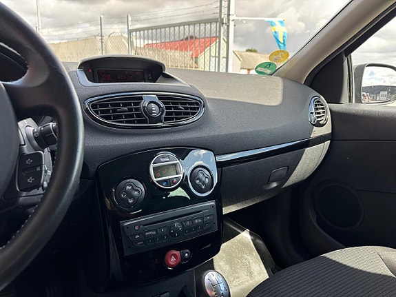 Renault Clio 13 of 20