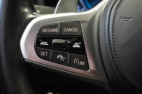BMW 330e 13 of 24