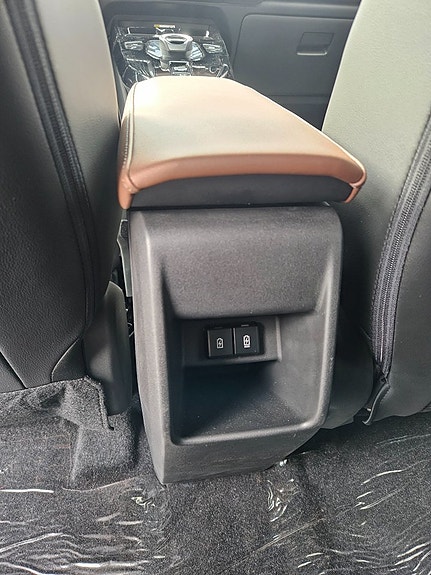 Suzuki eVitara 8 of 14